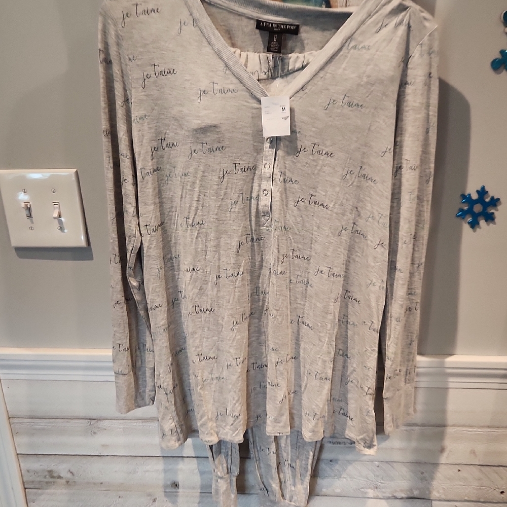 NWT A Pea in the Pod  Gray Long Sleeve 2pc Sleep Set Women's Sz M
